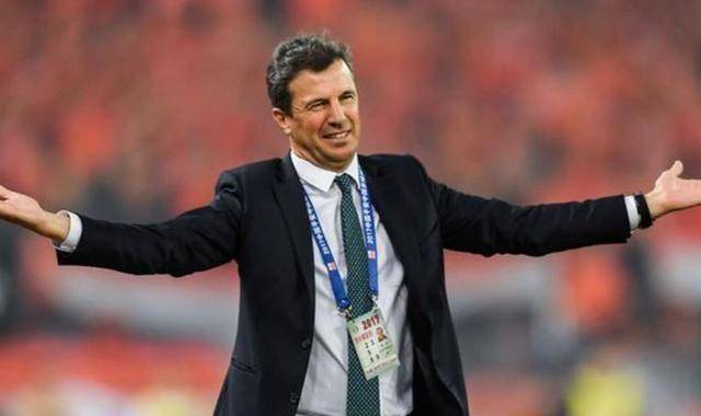 西甲清晨再迎强敌，拜仁慕尼黑复出首秀，主帅态度——更衣室稳定，年轻球员得到机会的简单介绍